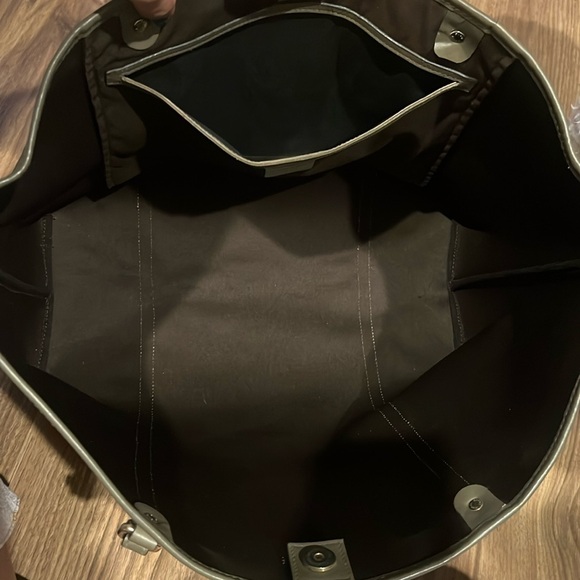 A 409- 💯 % authentic Gucci shoulder bag - Picture 13 of 16